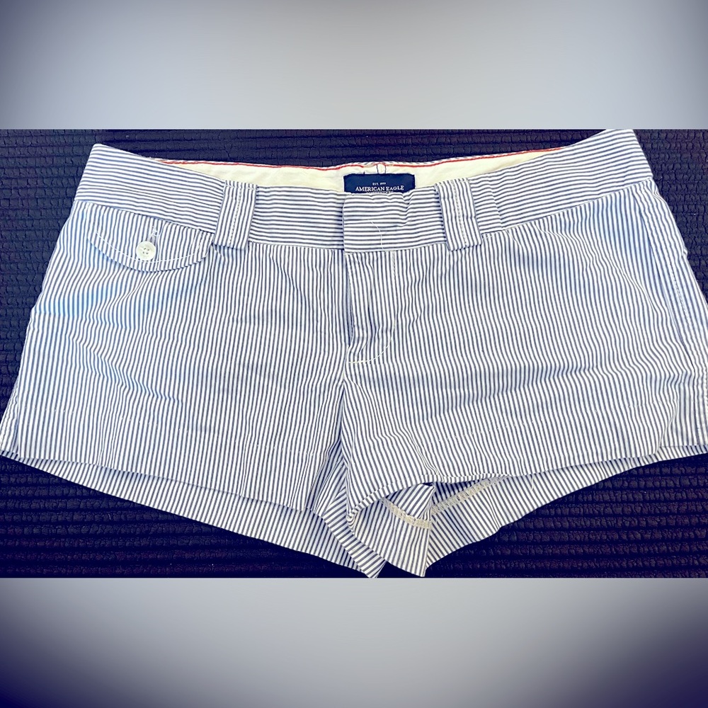 AMERICAN EAGLE OUTFITTERS SHORTS
